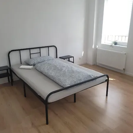 Modern For Employees And Families In Appartement Altenburg